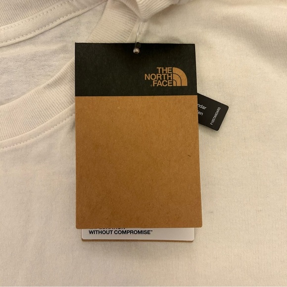 The North Face Women's White Tee Plus Size 2X Short Sleeves Crew Neck NWT $35 - Picture 13 of 16